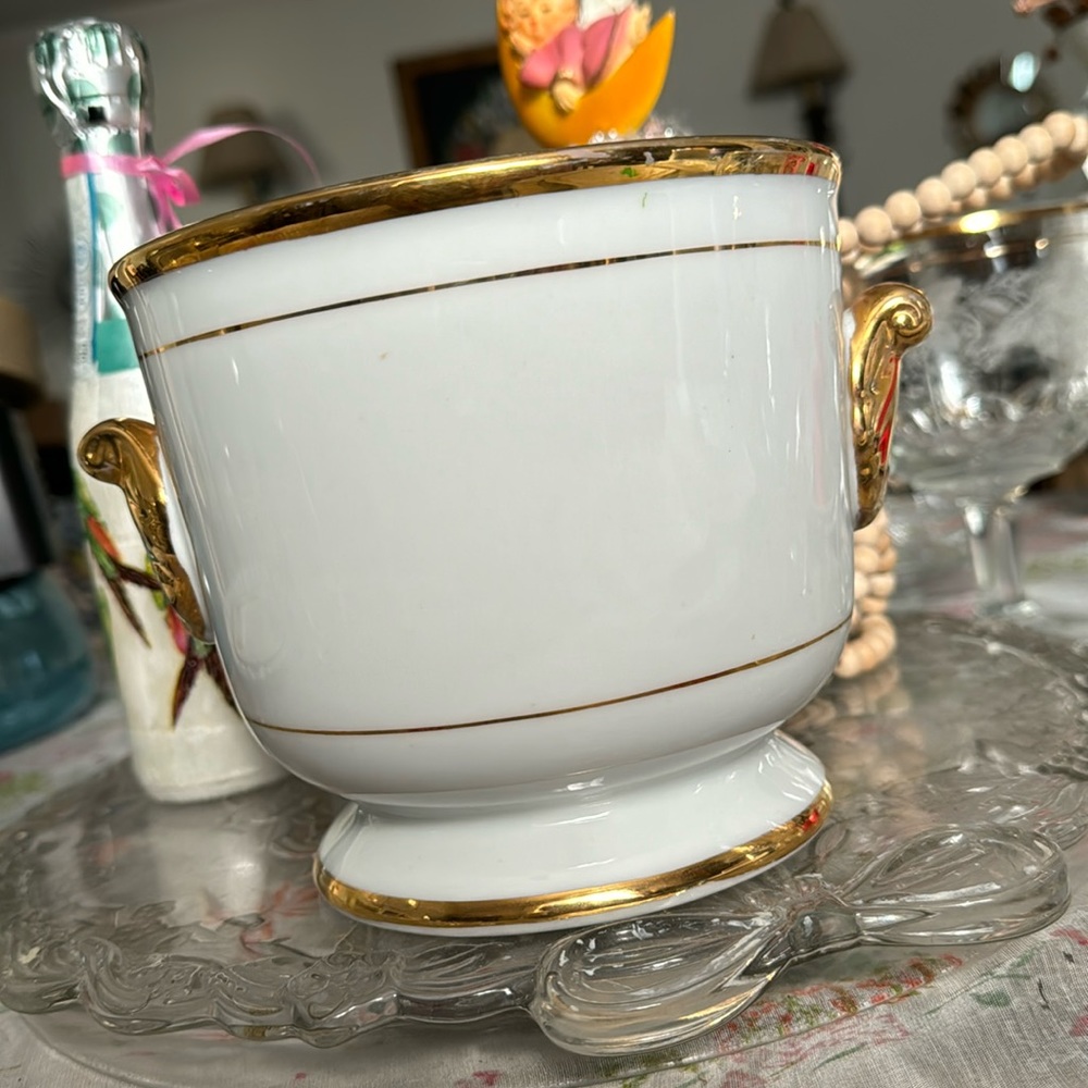 EUC White ceramic planter with gold trim